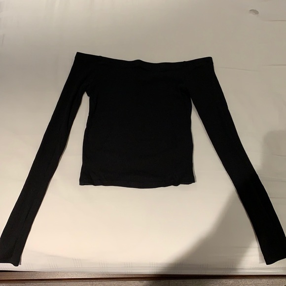 Off the Shoulder Black long-sleeve top - Picture 1 of 1